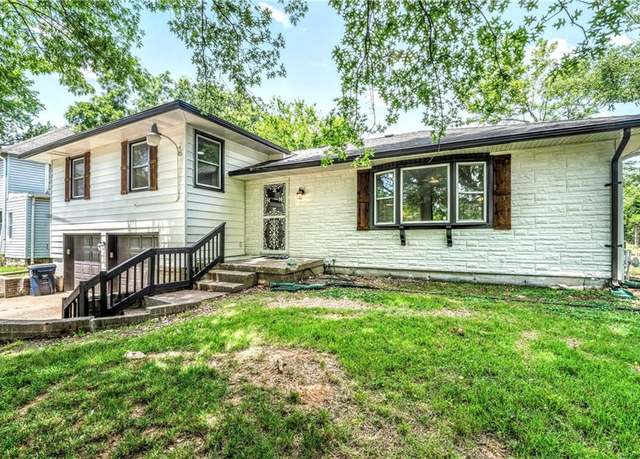 Property at 1480 E 76th Ter, Kansas City, MO 64131, 3 beds, 2 baths