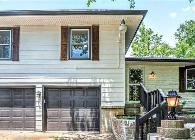 Property at 1480 E 76th Ter, Kansas City, MO 64131, 3 beds, 2 baths
