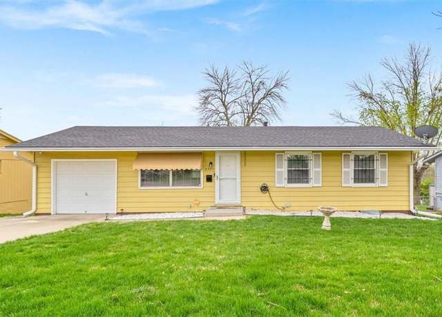 Property at 5227 Franklin Dr, Kansas City, MO 64130, 2 beds, 1.5 baths