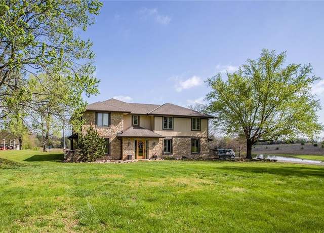 Property at 24208 E Orient Cemetery Rd, Harrisonville, MO 64701, 4 beds, 4 baths