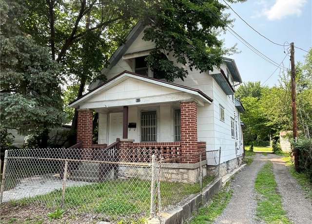 Property at 812 Tenny Ave, Kansas City, KS 66101, 3 beds, 2 baths
