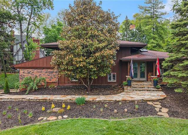 Property at 1900 W 50th St, Westwood Hills, KS 66205, 3 beds, 2.5 baths