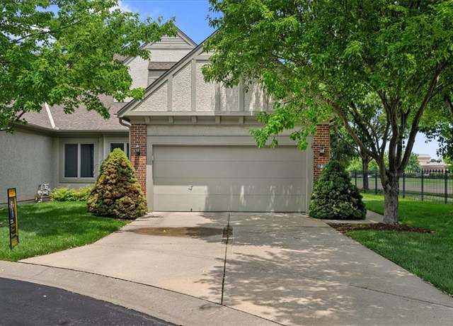Property at 7200 W 144th Pl, Overland Park, KS 66223, 3 beds, 3 baths