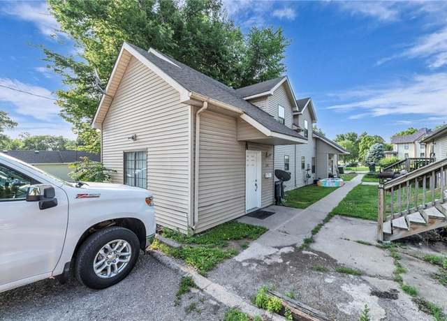 Property at 624 Spruce St, Leavenworth, KS 66048, 6 beds, 4 baths