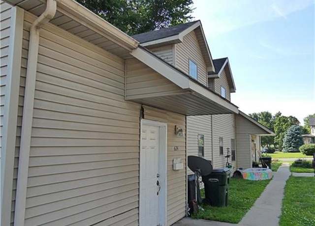 Property at 624 Spruce St, Leavenworth, KS 66048, 6 beds, 4 baths