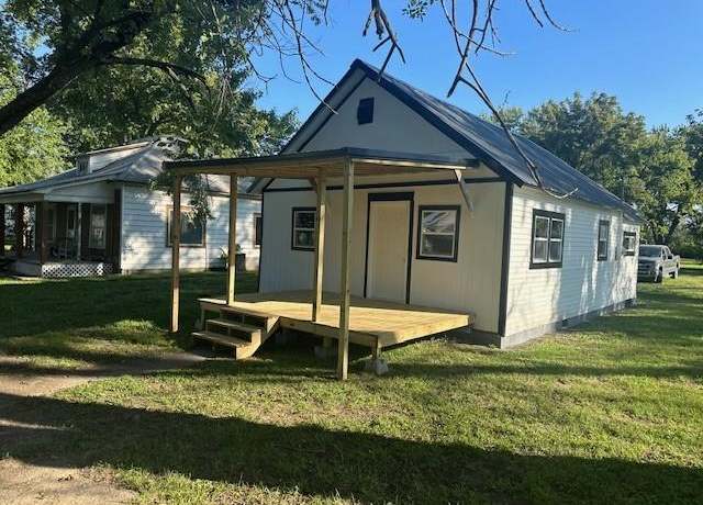 Property at 311 S Williams St, Craig, MO 64437, 2 beds, 1 bath
