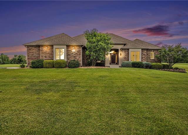 Property at 11630 S Walnut St, Olathe, KS 66061, 4 beds, 4.5 baths
