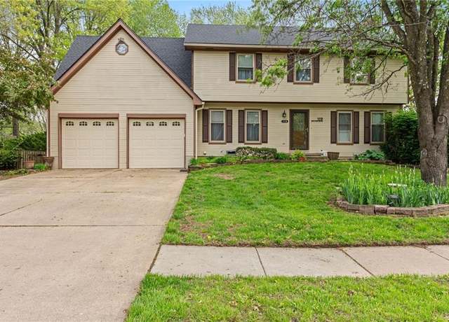 Property at 119 Willow Dr, Lansing, KS 66043, 4 beds, 3.5 baths