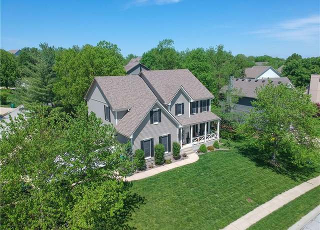 Property at 920 SW Blazing Star Dr, Lee's Summit, MO 64081, 4 beds, 2.5 baths
