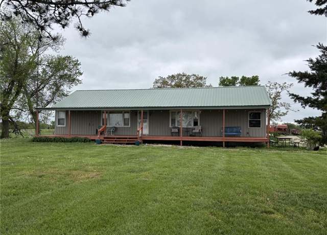 Property at 32592 SE 500 Rd, Kincaid, KS 66039, 3 beds, 2 baths
