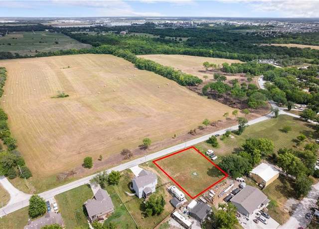Property at 15424 Gardner East Rd, Gardner, KS 66030