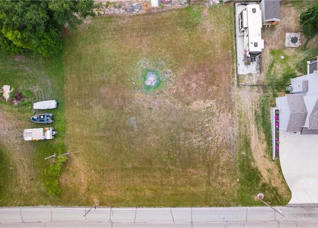 Property at 15424 Gardner East Rd, Gardner, KS 66030
