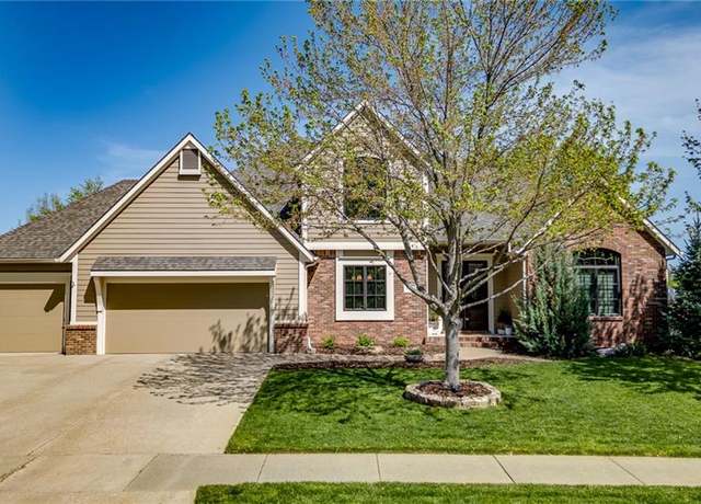 Property at 1116 Douglas Dr, Lawrence, KS 66049, 5 beds, 4.5 baths