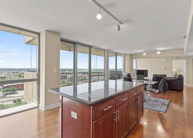 Property at 600 E Admiral Blvd #1305, Kansas City, MO 64106, 2 beds, 2 baths