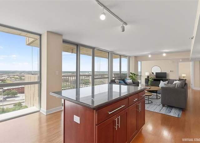 Property at 600 E Admiral Blvd #1305, Kansas City, MO 64106, 2 beds, 2 baths