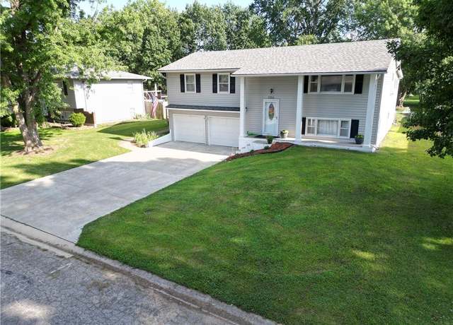 Property at 106 Larkin St, Warrensburg, MO 64093, 3 beds, 2.5 baths