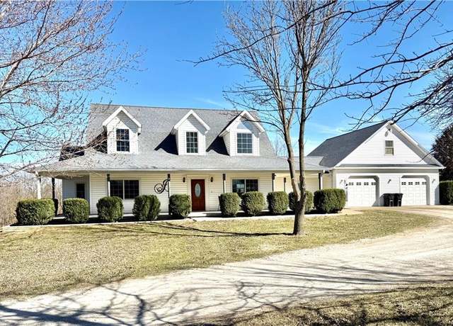 Property at 27920 State F Hwy, Maryville, MO 64468, 4 beds, 3.5 baths