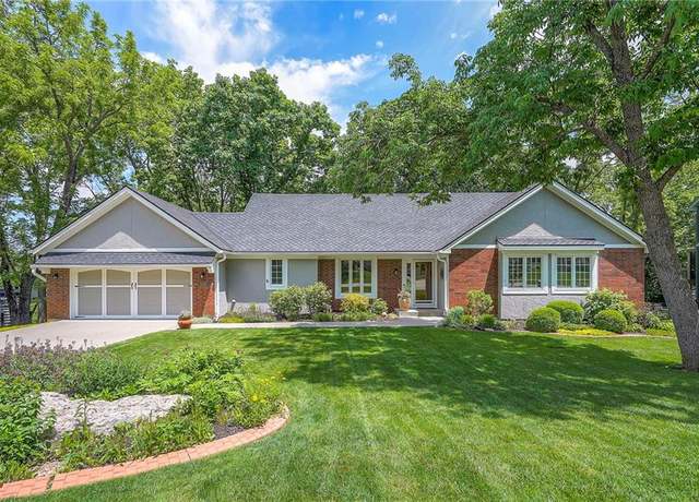 Property at 2400 W 162nd St, Stilwell, KS 66085, 4 beds, 3 baths