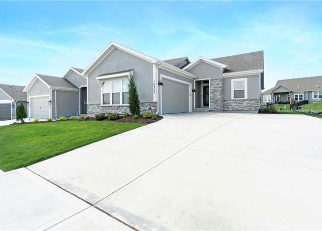 Property at 16955 W 168th Ter, Olathe, KS 66062, 3 beds, 3 baths