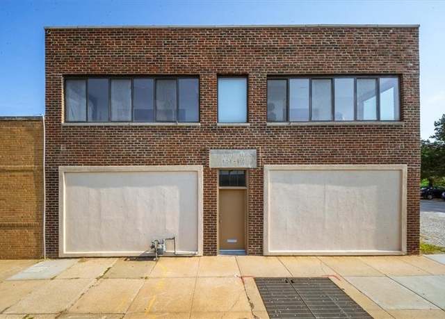 Property at 808 E 10th St, Kansas City, MO 64106, 2 beds, 2.5 baths