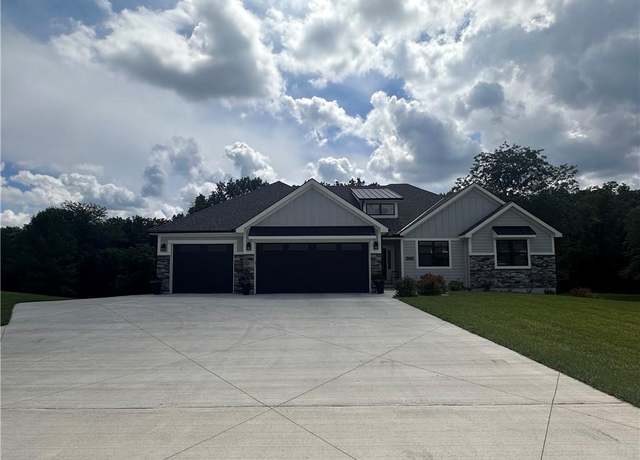 Property at 13402 Oakbrook Dr, Kearney, MO 64060, 4 beds, 3 baths
