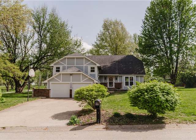 Property at 1101 Independence Ct, Atchison, KS 66002, 4 beds, 2.5 baths