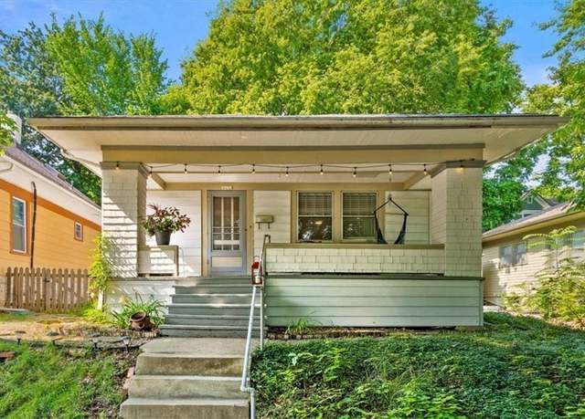 Property at 1704 W 41st St, Kansas City, MO 64111, 2 beds, 2 baths