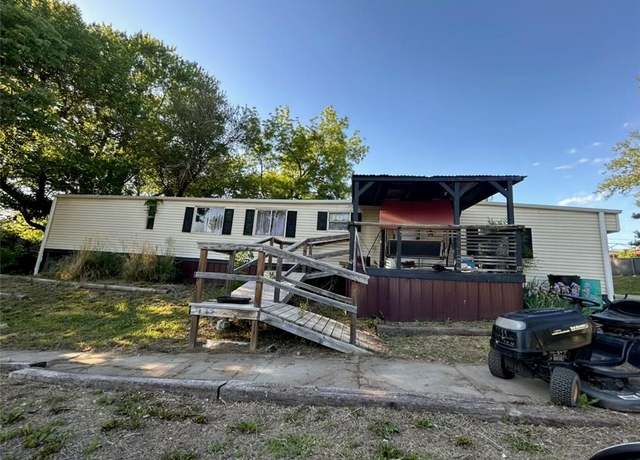 Property at 207 E Missouri St, Oregon, MO 64473, 2 beds, 1 bath