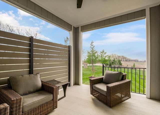 Property at 2301 W 180th St, Overland Park, KS 66085, 4 beds, 3.5 baths