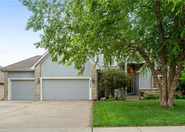 Property at 2705 W 137th Pl, Leawood, KS 66224, 5 beds, 4.5 baths