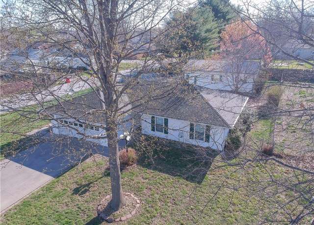Property at 209 N Hudson Rd, Buckner, MO 64016, 3 beds, 1.5 baths