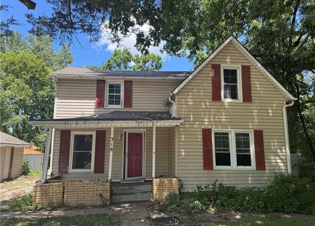Property at 318 E Nichols St, Spring Hill, KS 66083, 4 beds, 2 baths