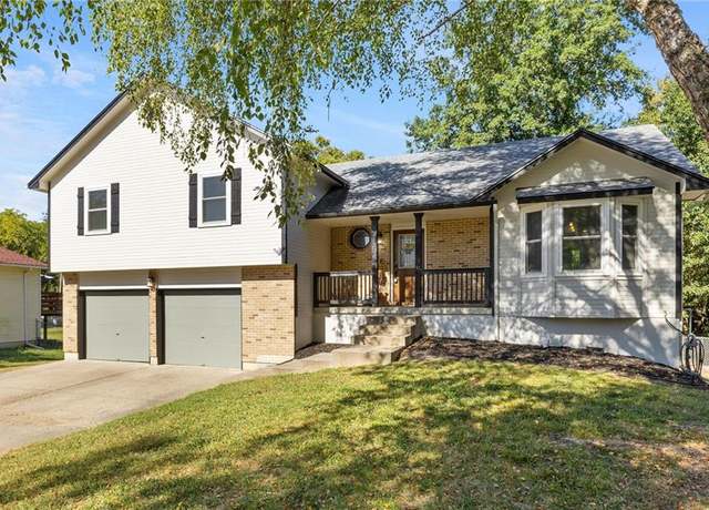 Property at 1230 Cheatham Ct, Warrensburg, MO 64093, 4 beds, 3 baths