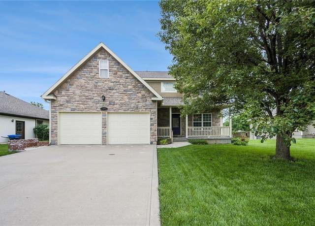 Property at 1905 160th St, Basehor, KS 66007, 4 beds, 3.5 baths