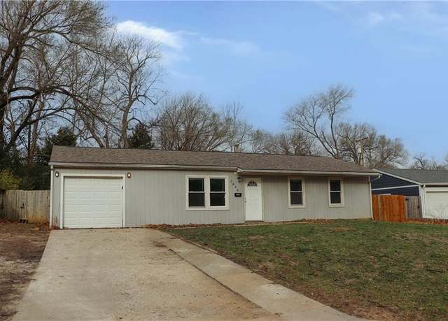 Property at 1805 Miller Dr, Lawrence, KS 66044, 3 beds, 1 bath