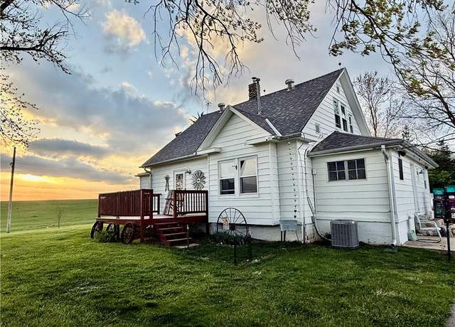 Property at 8877 Wellington St, Richmond, MO 64085, 3 beds, 2 baths