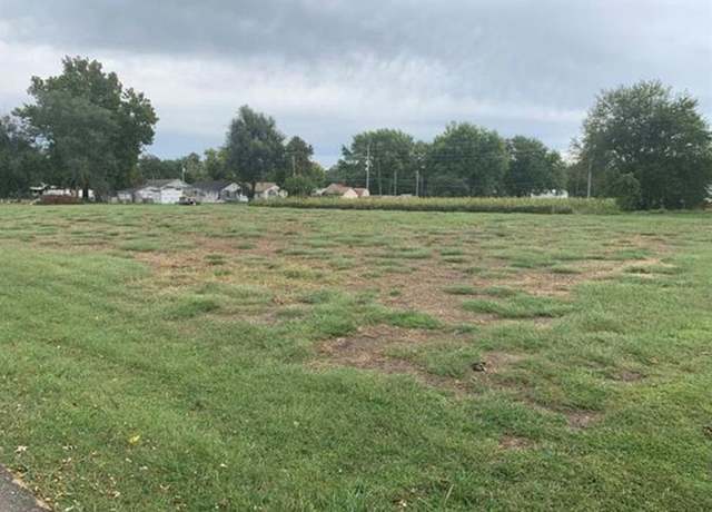 Property at 6607 Ridgeway St, St Joseph, MO 64507