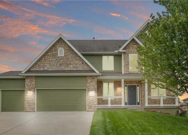 Property at 10154 N Lane Dr, Kansas City, MO 64157, 4 beds, 3.5 baths