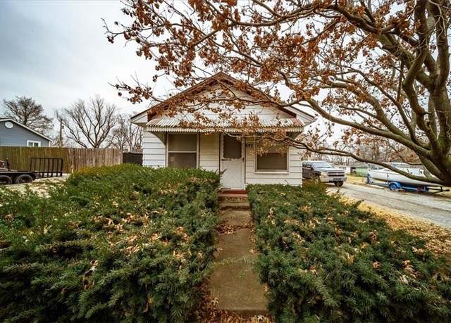 Property at 203 and 209 S Hunter St, Independence, MO 64050, 2 beds, 1 bath