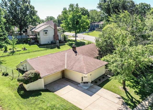 Property at 5601 NW Platte Purchase Dr, Kansas City, MO 64151, 3 beds, 2 baths