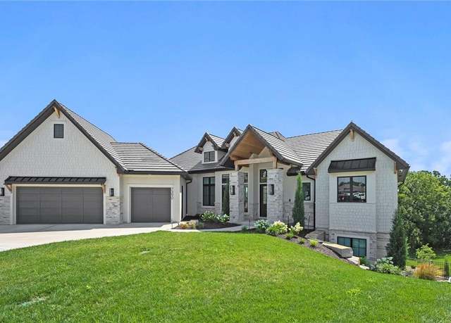 Property at 7390 N National Dr, Parkville, MO 64152, 5 beds, 5.5 baths