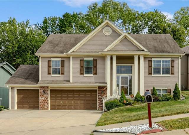 Property at 5725 N Wyoming Ave, Kansas City, MO 64118, 3 beds, 2.5 baths