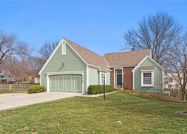 Property at 12109 Overbrook Ct, Leawood, KS 66209, 3 beds, 3.5 baths