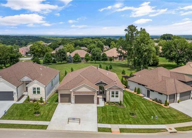 Property at 1600 NE Park Springs Ter, Lee's Summit, MO 64064, 3 beds, 3.5 baths