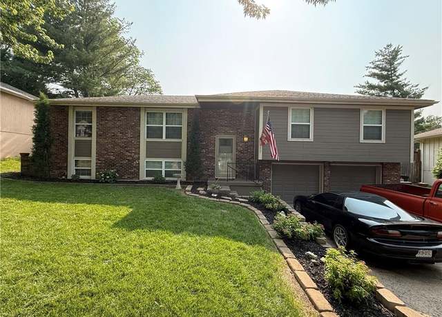 Property at 917 NW 13th St, Blue Springs, MO 64015, 4 beds, 2.5 baths