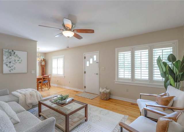 Property at 115 NE Green St, Lee's Summit, MO 64063, 3 beds, 2 baths