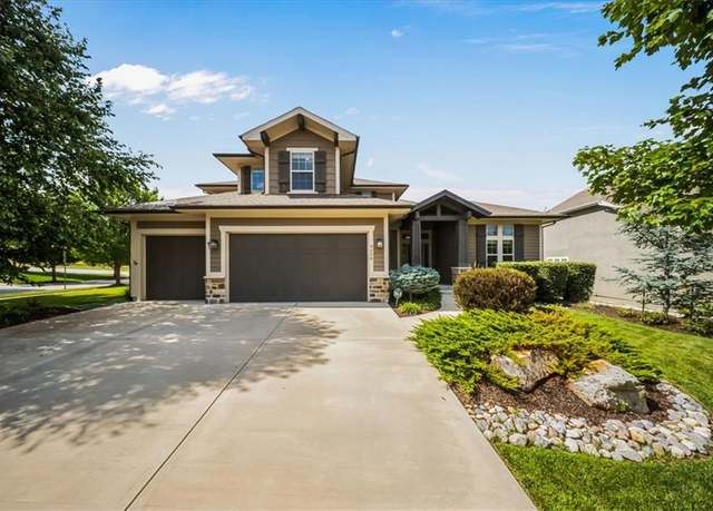 Property at 9158 W 178th Ter, Overland Park, KS 66013, 6 beds, 4.5 baths