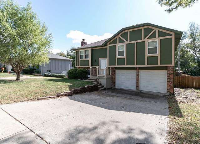 Property at 1505 W Poplar St, Olathe, KS 66061, 3 beds, 2 baths