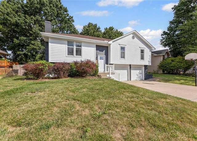 Property at 1620 NE Misty Ln, Lee's Summit, MO 64086, 3 beds, 2.5 baths