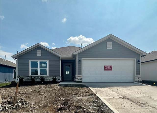 Property at 615 W Lanesfield St, Gardner, KS 66030, 3 beds, 2 baths